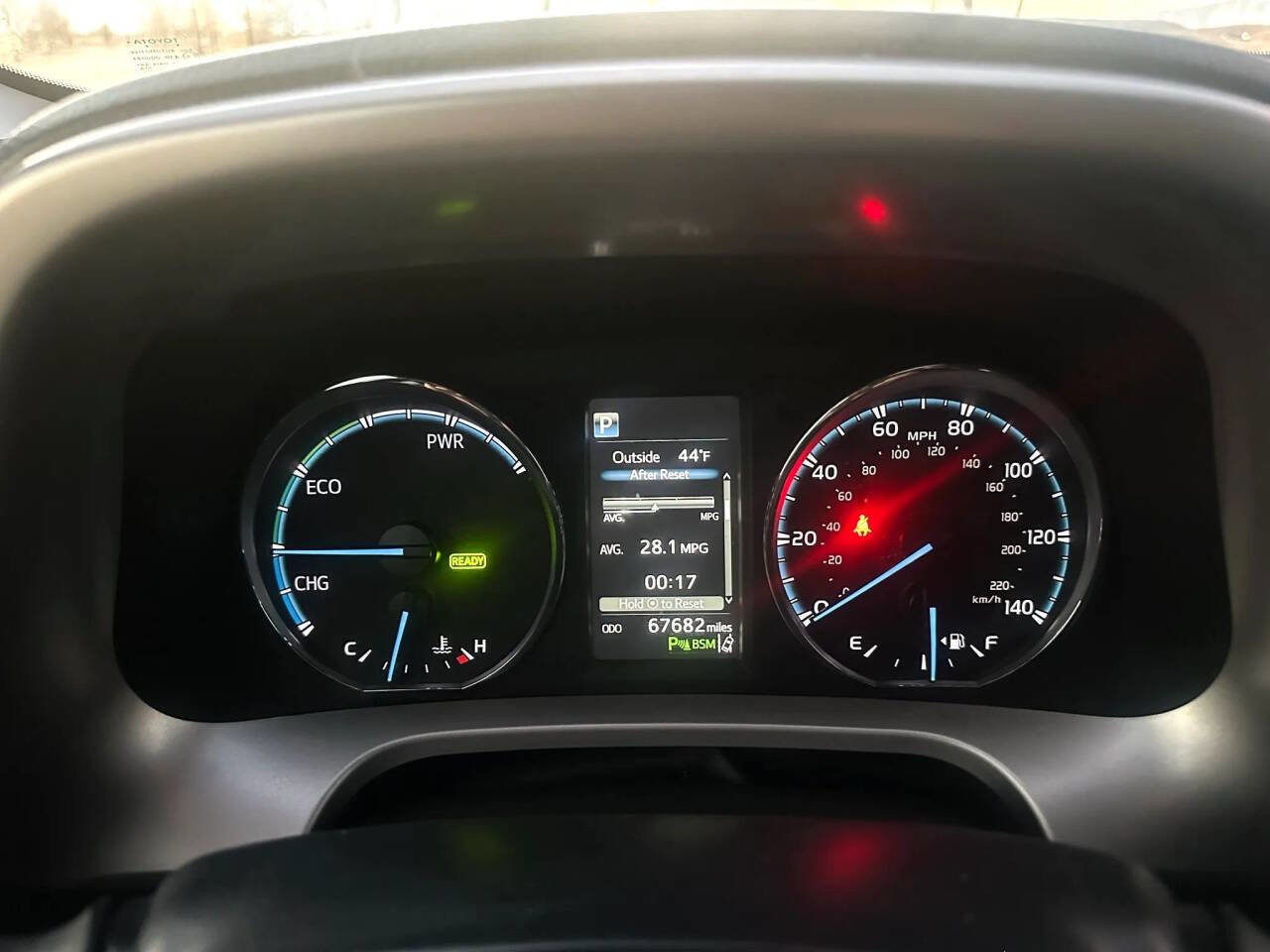 Used 2018 Toyota RAV4 LE image 15