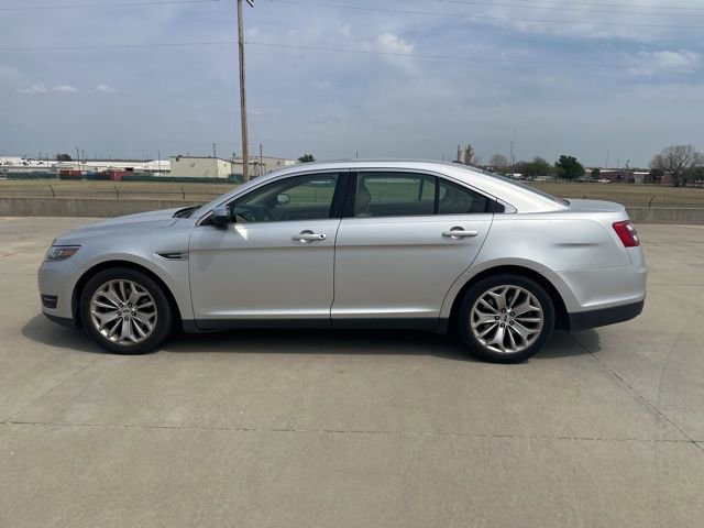 Used 2018 Ford Taurus Limited image 8