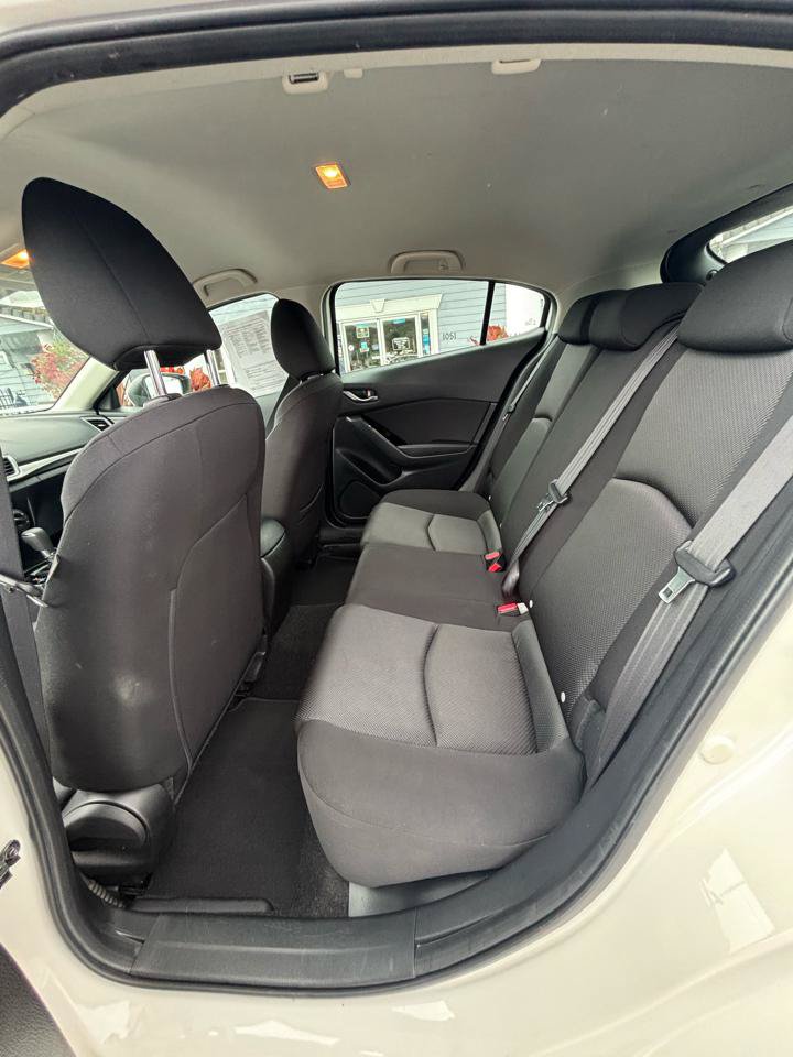 Used 2017 MAZDA MAZDA3 Sport FWD image 18