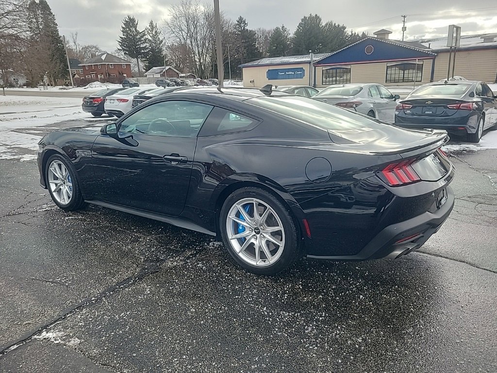 Used 2024 Ford Mustang GT Premium image 4