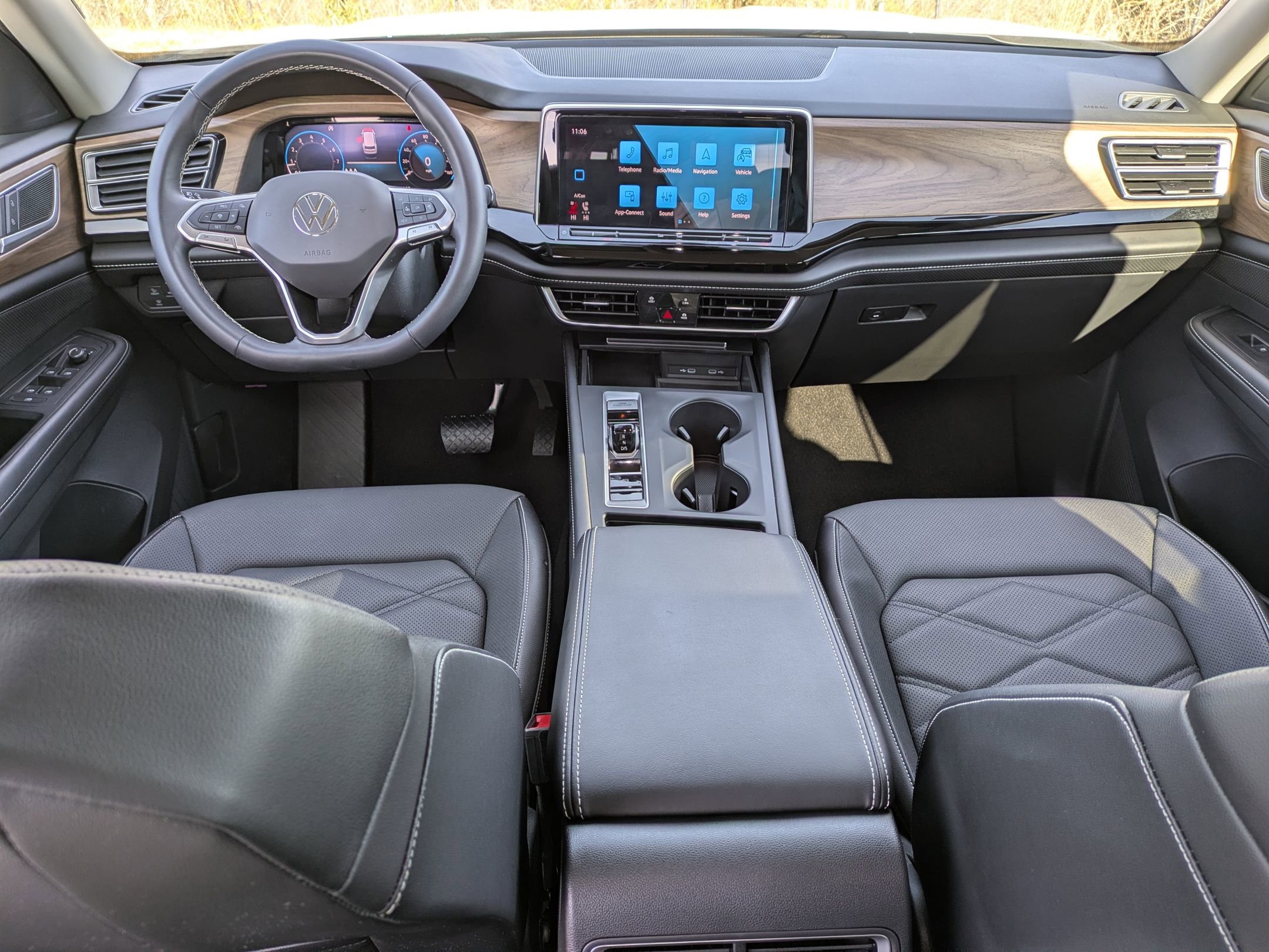 Used 2024 Volkswagen Atlas SE image 22