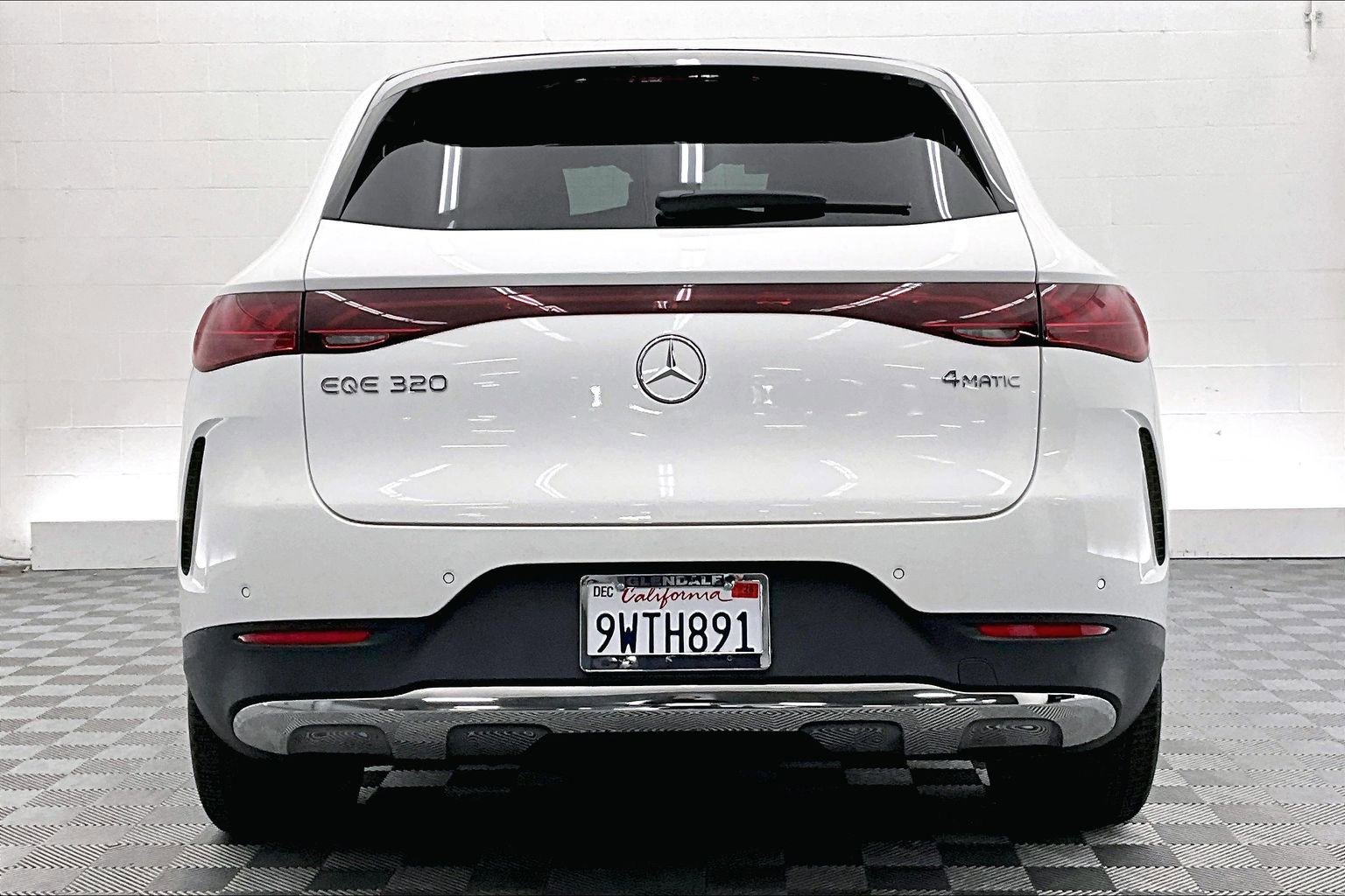 Used 2026 Mercedes-Benz EQE 320 4MATIC SUV image 3