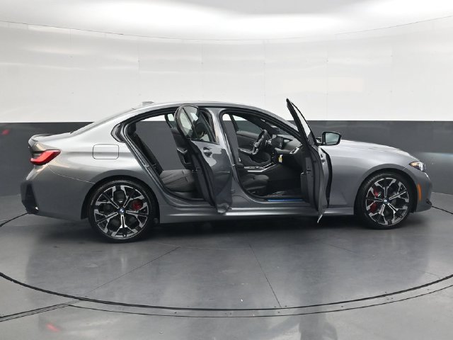 New 2026 BMW 330i Sedan w/ M Sport Package RWD image 39