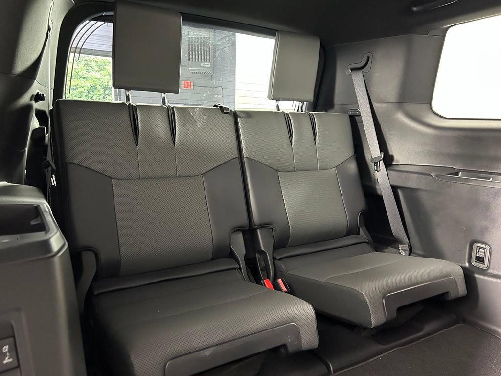 Used 2025 Lexus GX 550 w/ Cold Area Package AWD/4WD image 14
