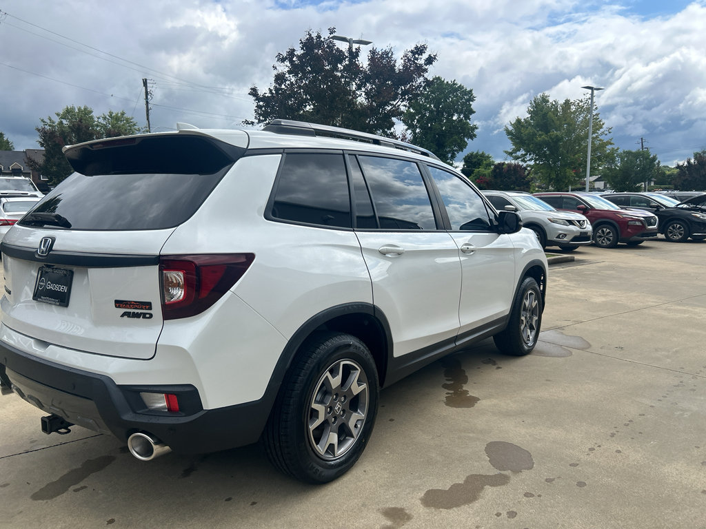 Used 2023 Honda Passport TrailSport image 3