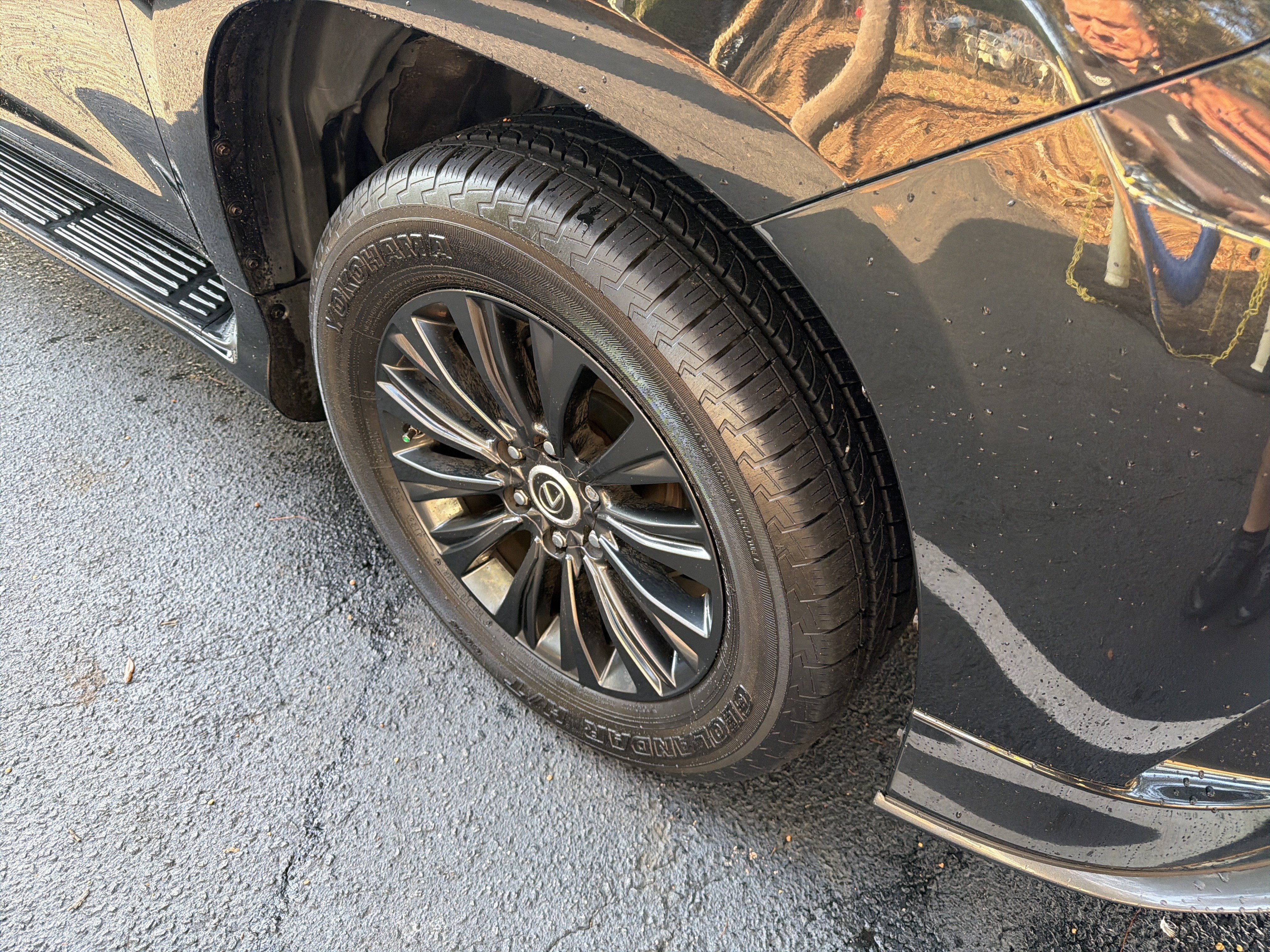Certified 2023 Lexus GX 460 Luxury w/ Sport Design Package AWD/4WD image 11