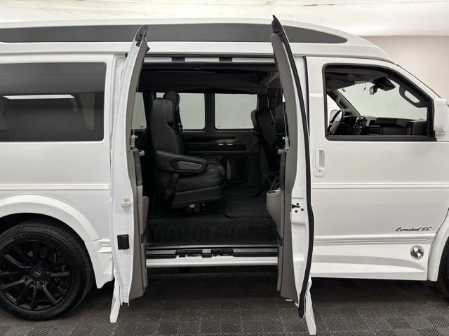 Used 2021 GMC Savana 2500 w/ Enhanced Convenience Package RWD image 7