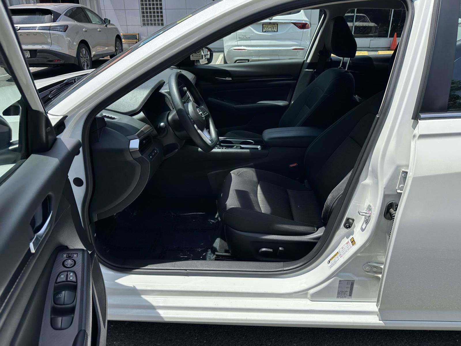 Used 2024 Nissan Altima 2.5 SV FWD image 15