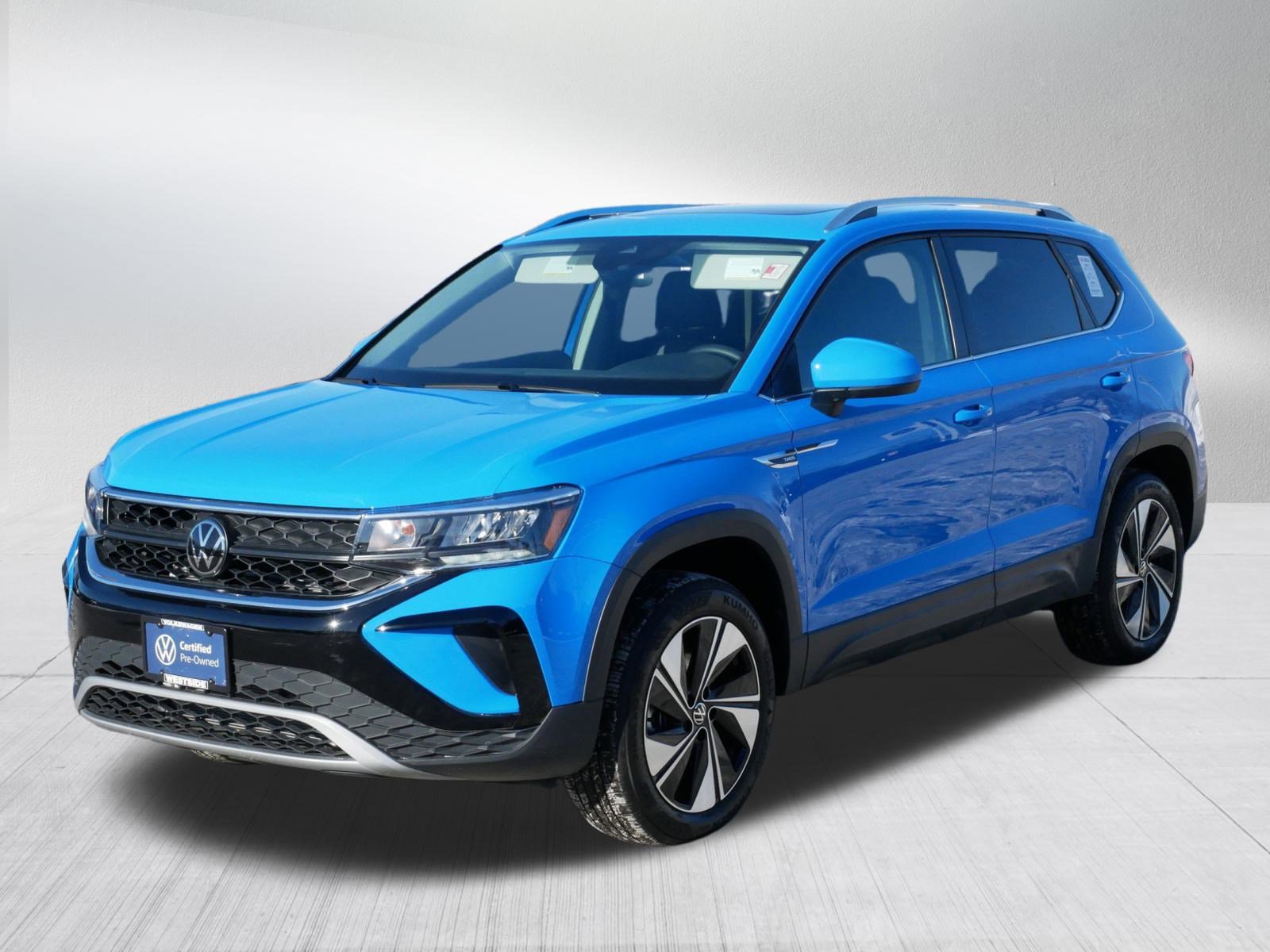 Certified 2024 Volkswagen Taos SE image 3