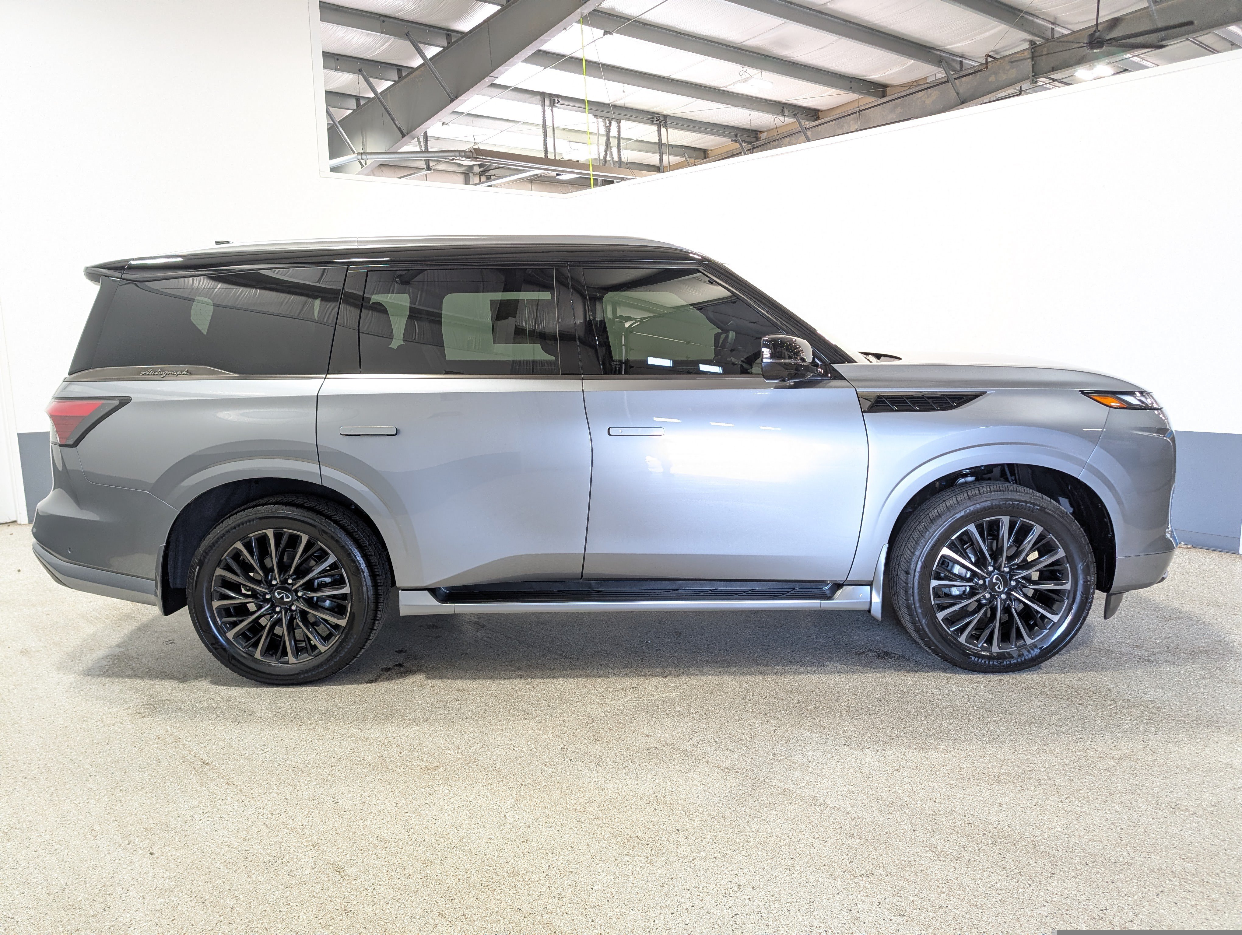 Used 2026 INFINITI QX80 Autograph w/ Autograph Exterior Package AWD/4WD image 2