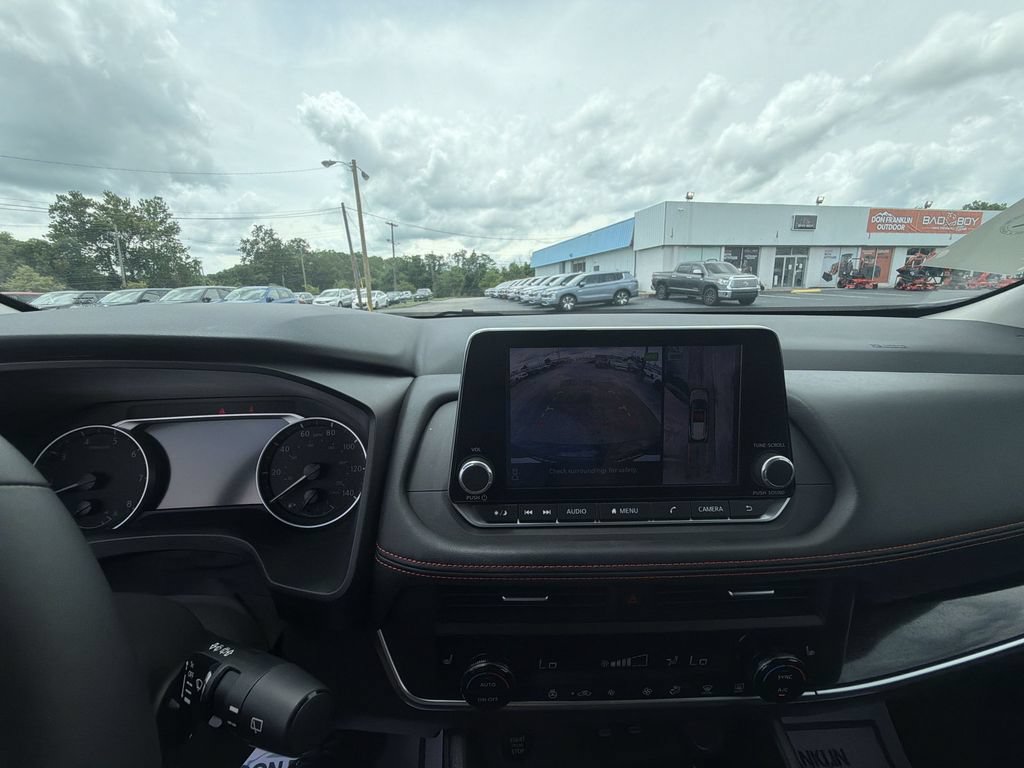 Used 2025 Nissan Rogue SV w/ Rock Creek Premium Package AWD/4WD image 17