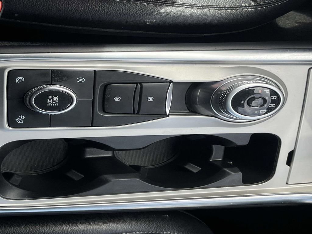 Used 2023 Ford Explorer Limited image 18