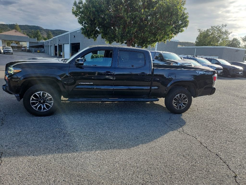 Used 2021 Toyota Tacoma TRD Sport w/ Technology Package AWD/4WD image 2