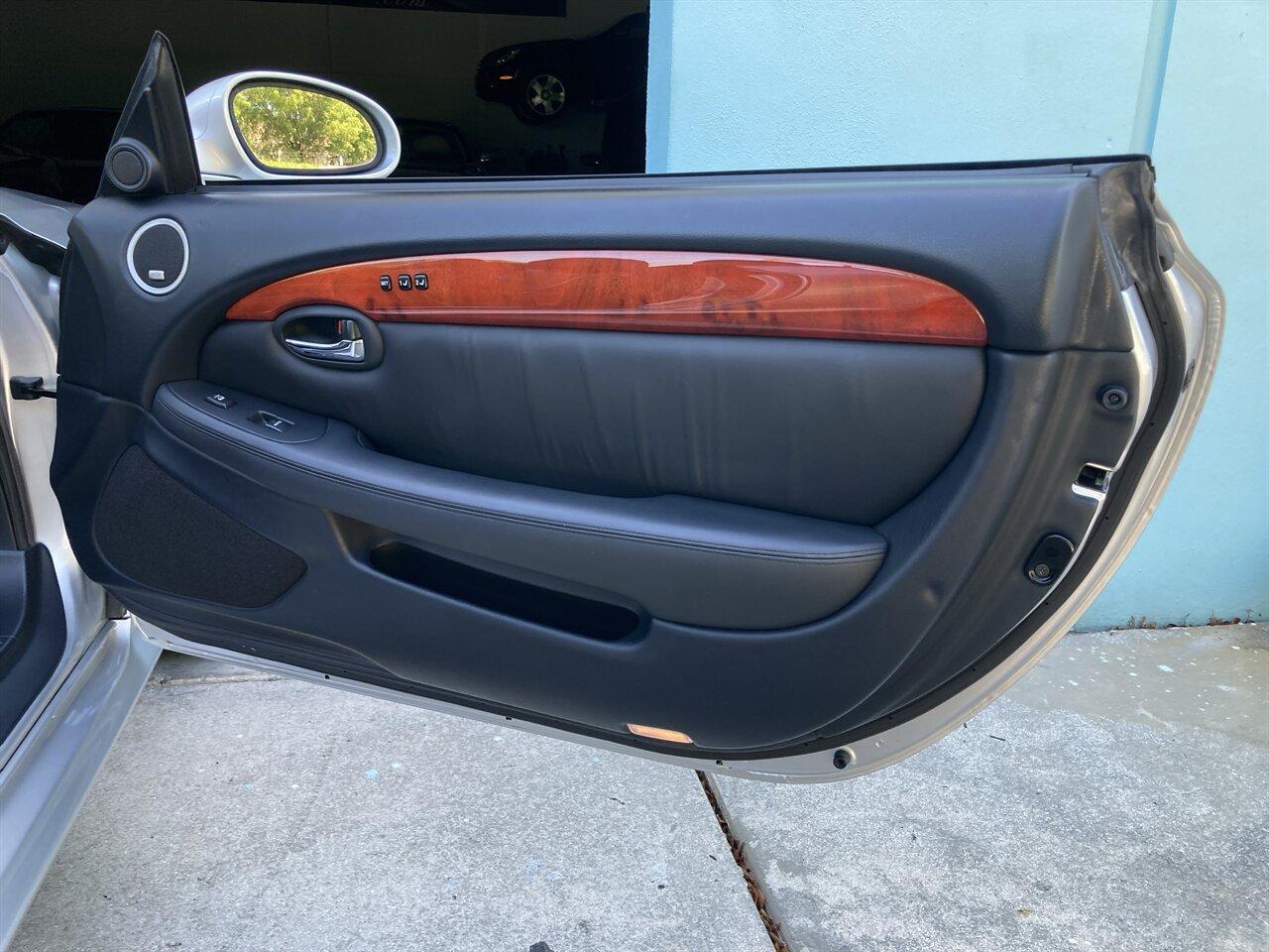 Used 2006 Lexus SC 430 Convertible RWD image 31