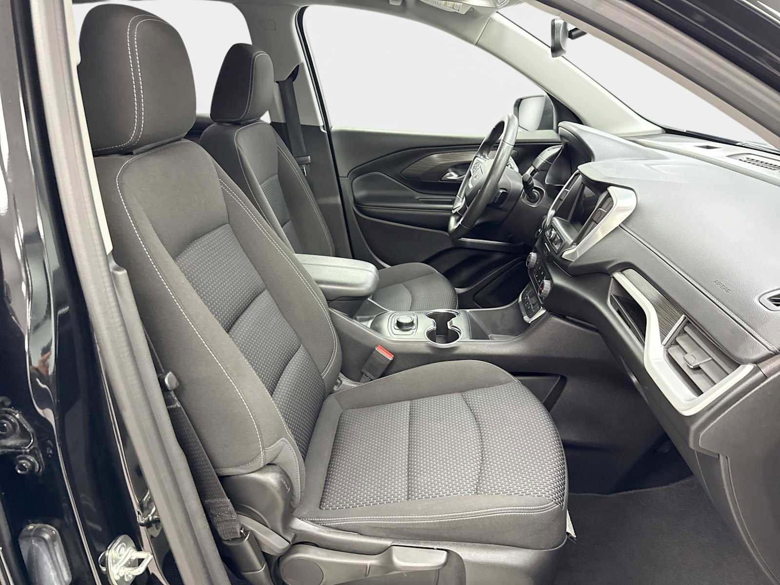 Used 2024 GMC Terrain SLE image 29