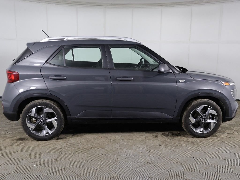Certified 2024 Hyundai Venue SEL FWD image 13