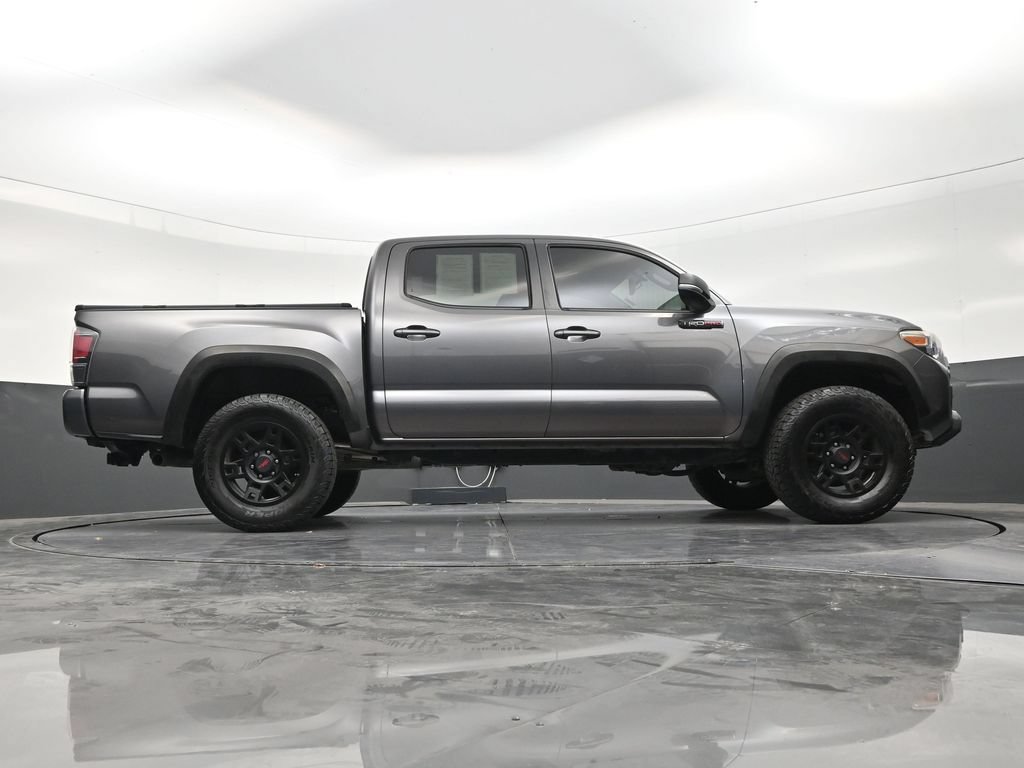 Used 2017 Toyota Tacoma TRD Sport w/ Tow Package RWD image 26