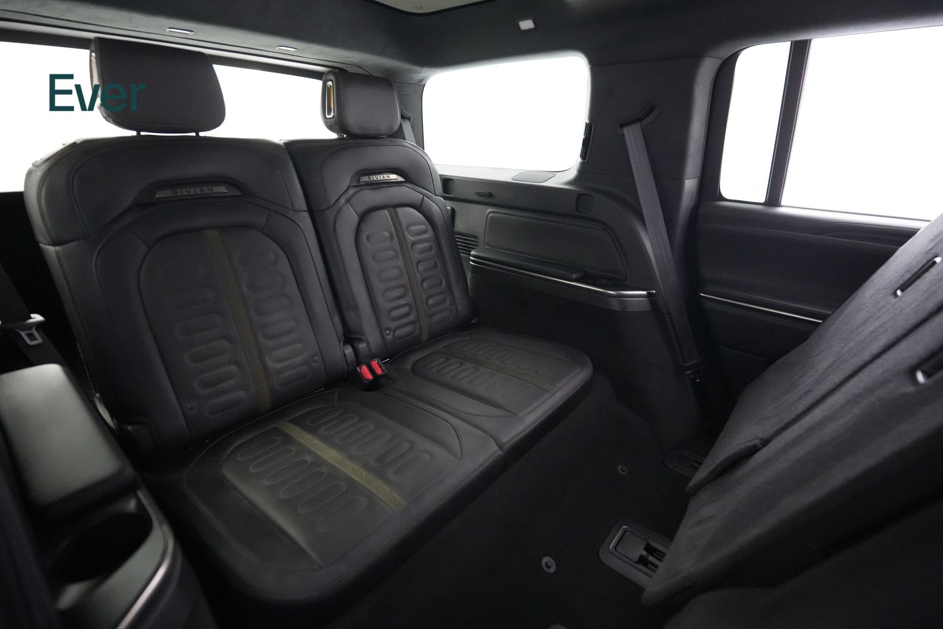 Used 2025 Rivian R1S Adventure AWD/4WD image 26