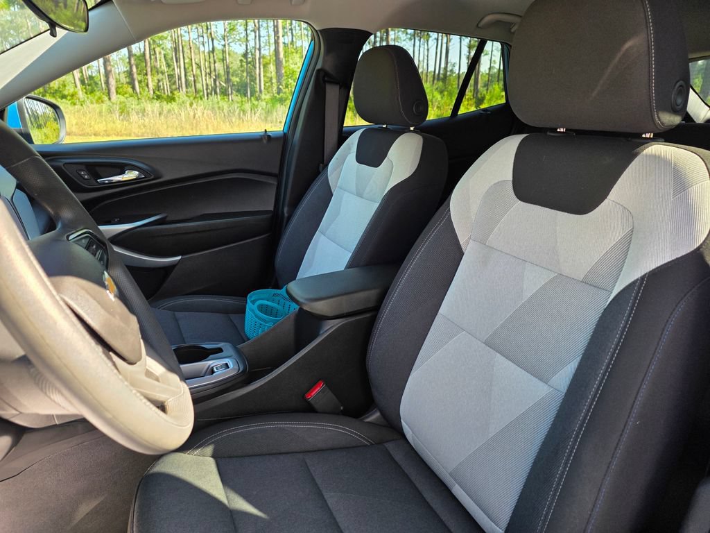 Used 2026 Chevrolet Trax LS w/ LS Convenience Package FWD image 14