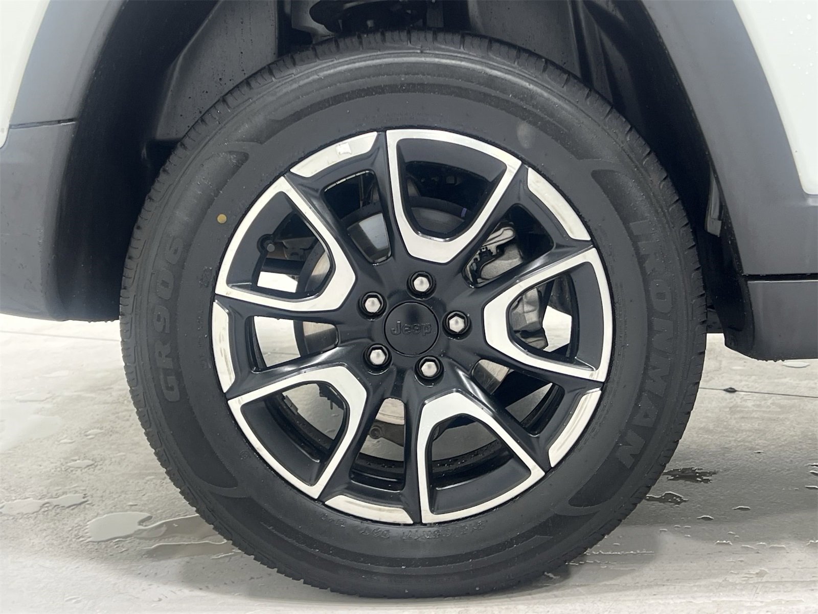 Used 2024 Jeep Compass Trailhawk image 10