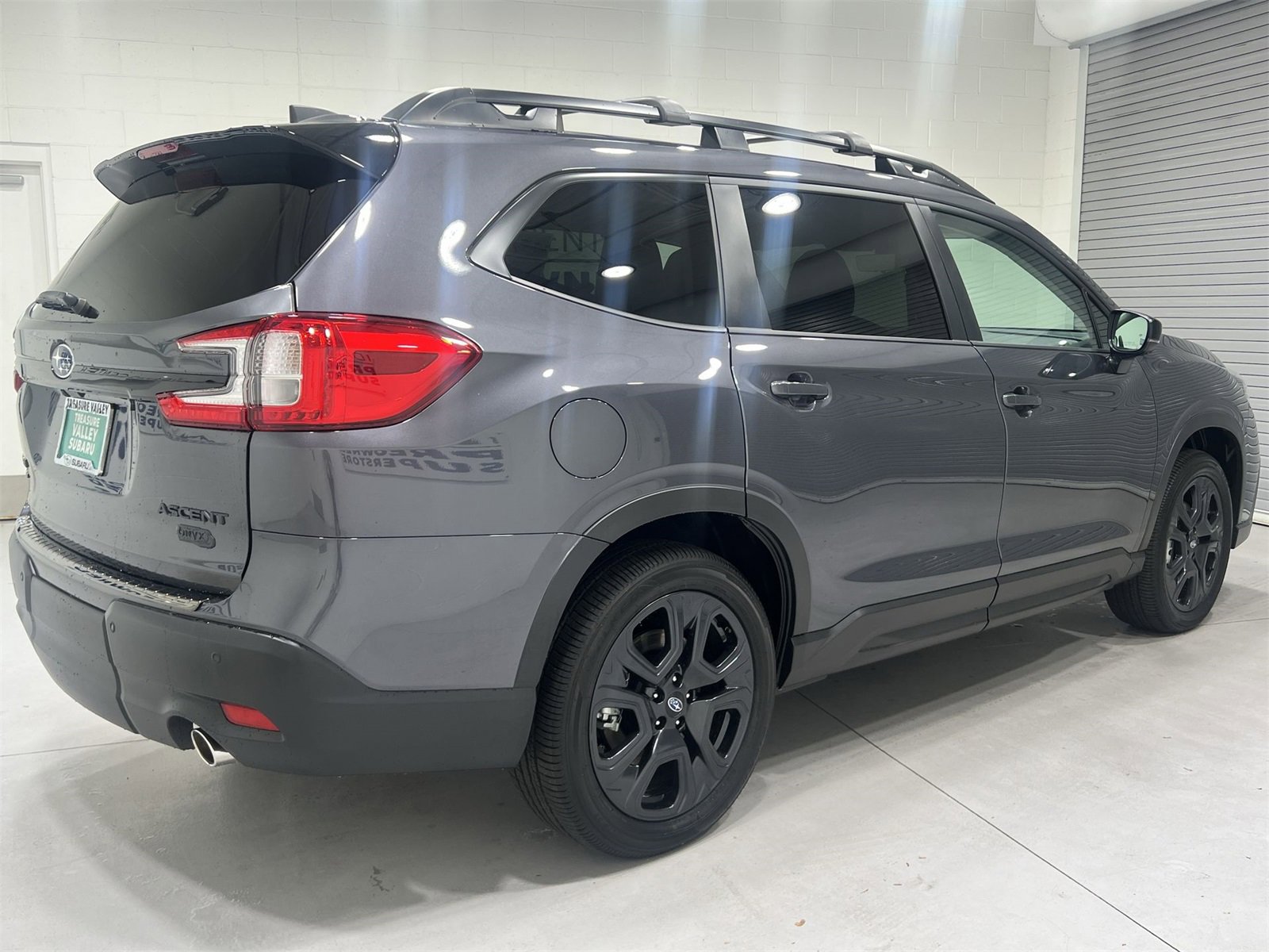 Used 2025 Subaru Ascent Bronze Edition image 8