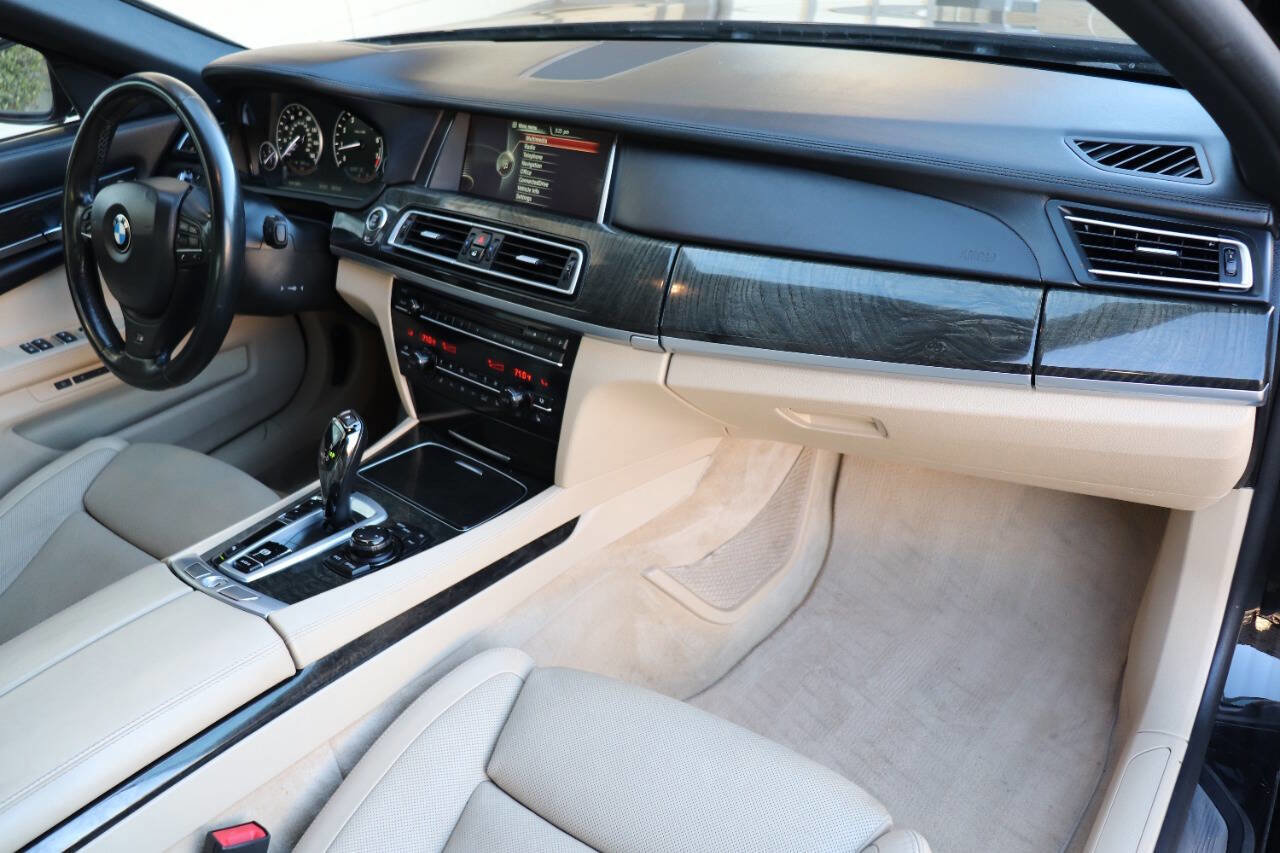 Used 2013 BMW 750Li image 36