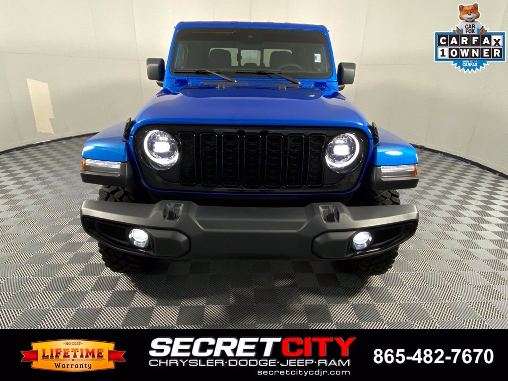 Used 2025 Jeep Gladiator Mojave AWD/4WD image 2