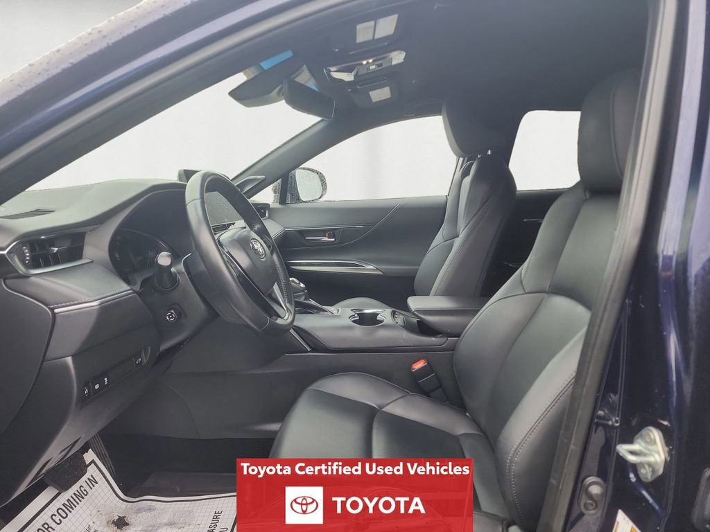 Certified 2023 Toyota Venza XLE AWD/4WD image 11