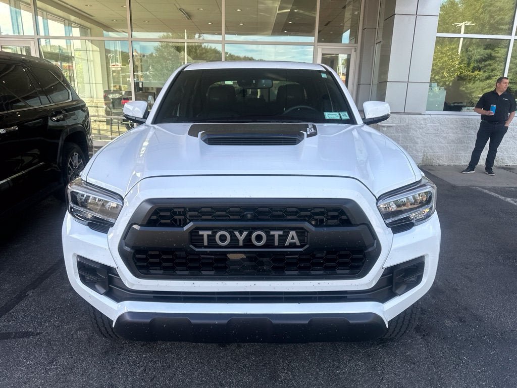 Certified 2022 Toyota Tacoma TRD Pro AWD/4WD image 2