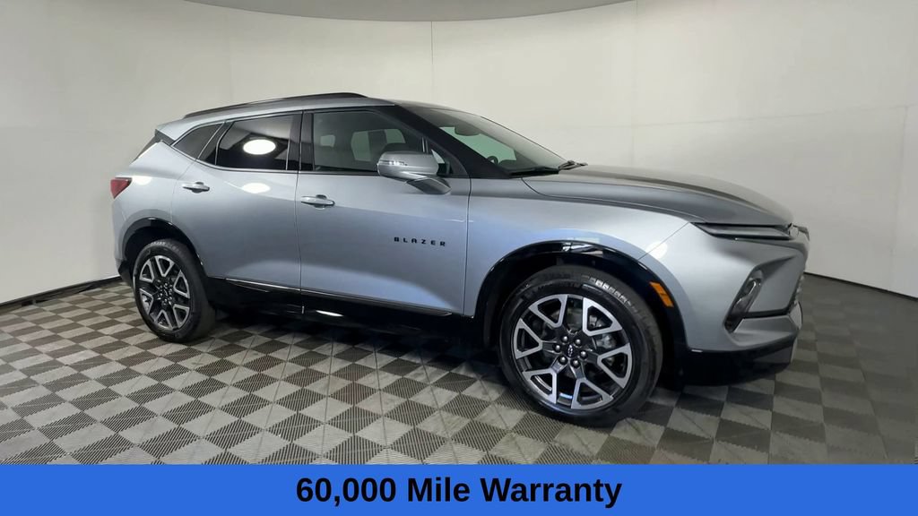 Used 2023 Chevrolet Blazer RS w/ LPO, Floor Liner Package FWD image 3