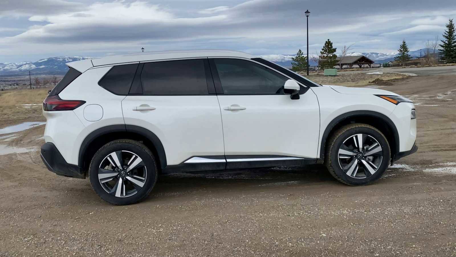 Used 2023 Nissan Rogue SL image 9