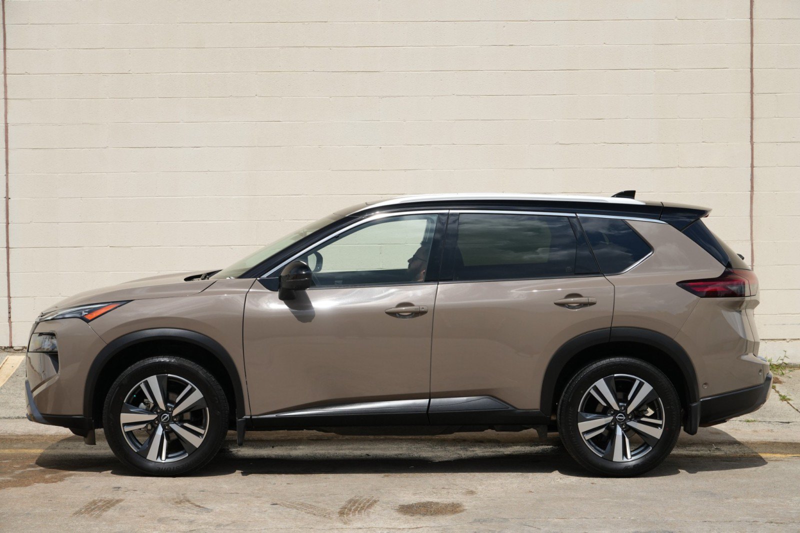 Used 2024 Nissan Rogue SL w/ SL Premium Package FWD image 49