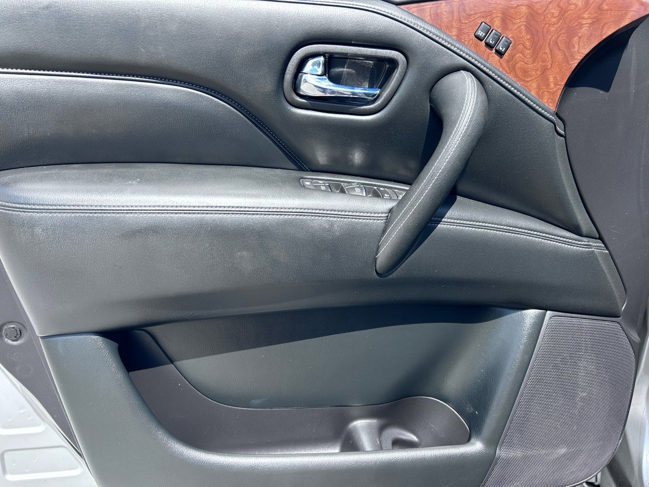 Used 2019 INFINITI QX80 Luxe w/ Proassist Package image 8