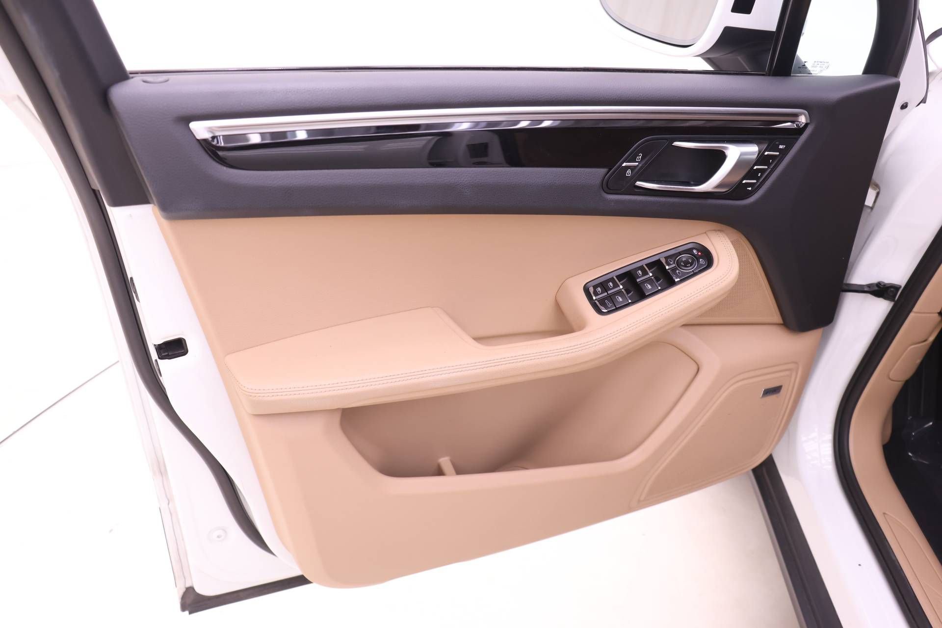 Used 2020 Porsche Macan image 15