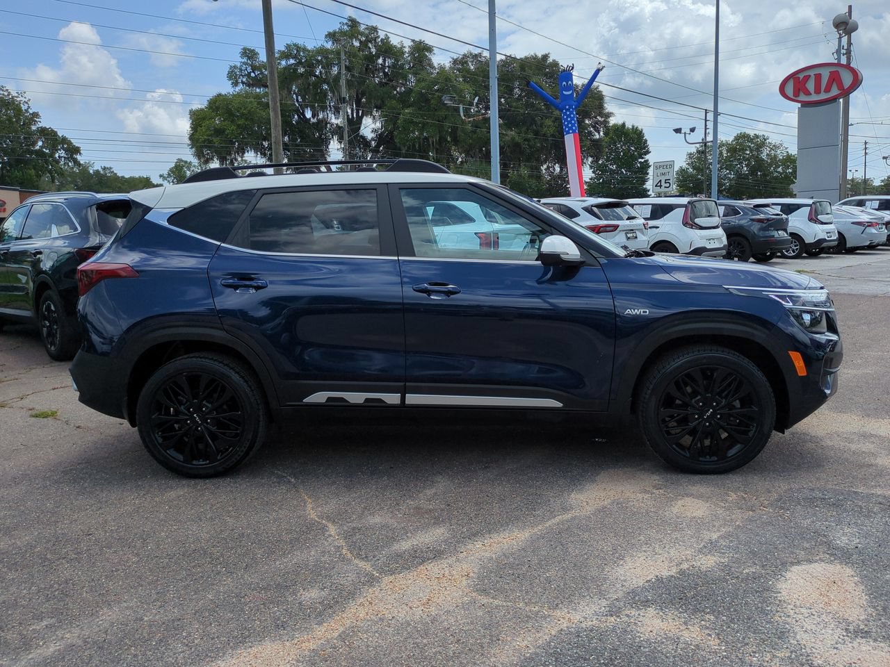 Certified 2022 Kia Seltos Nightfall Edition AWD/4WD image 4