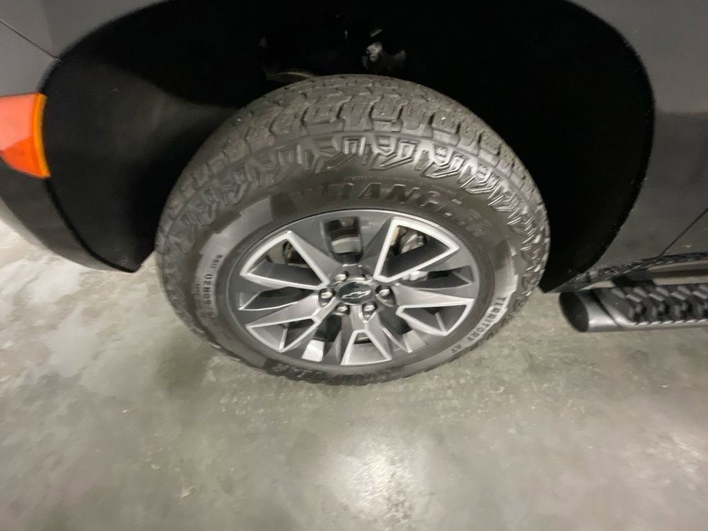 Used 2023 Chevrolet Tahoe Z71 w/ Luxury Package image 34