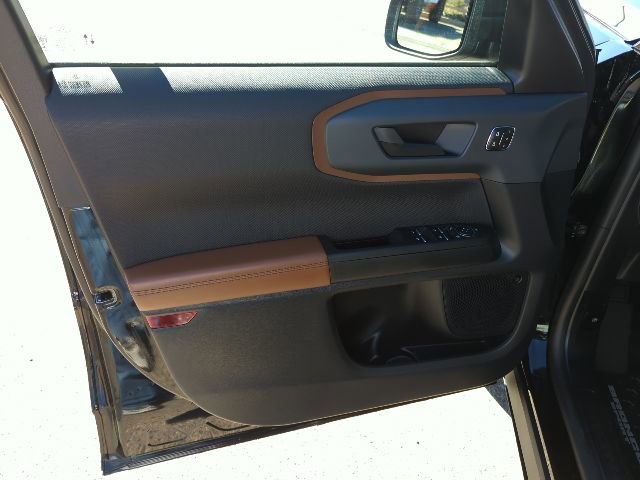 Used 2023 Ford Bronco Sport Outer Banks w/ Tech Package AWD/4WD image 16