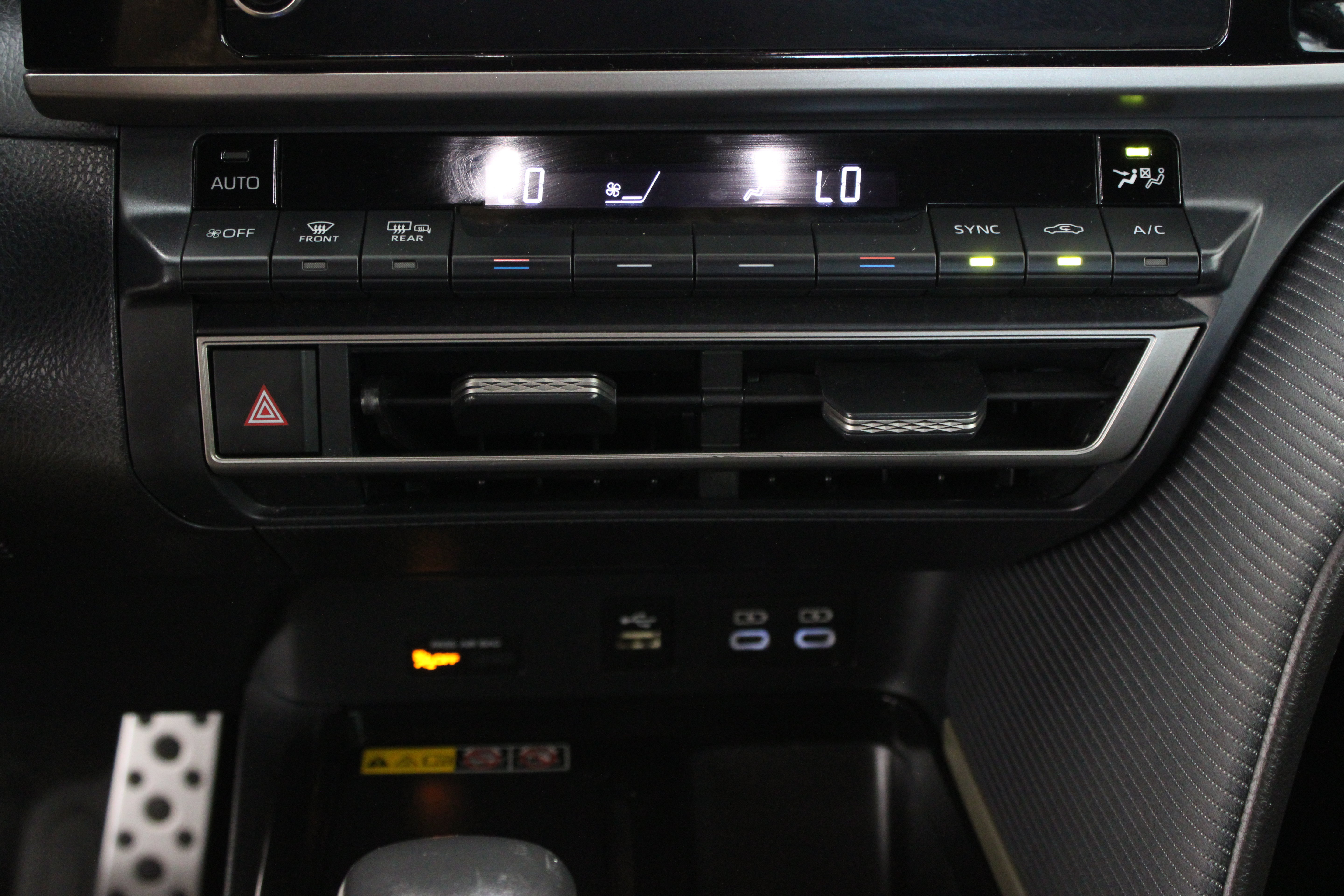 Used 2025 Toyota Camry SE FWD image 20