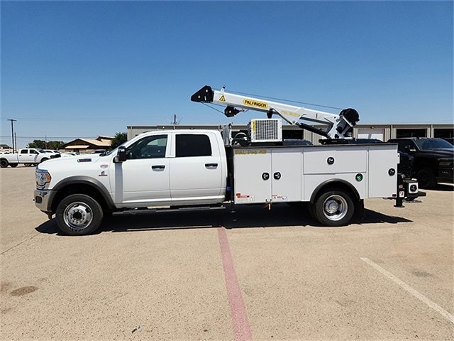 Used 2024 RAM 5500 Tradesman w/ Chrome Appearance Group image 2