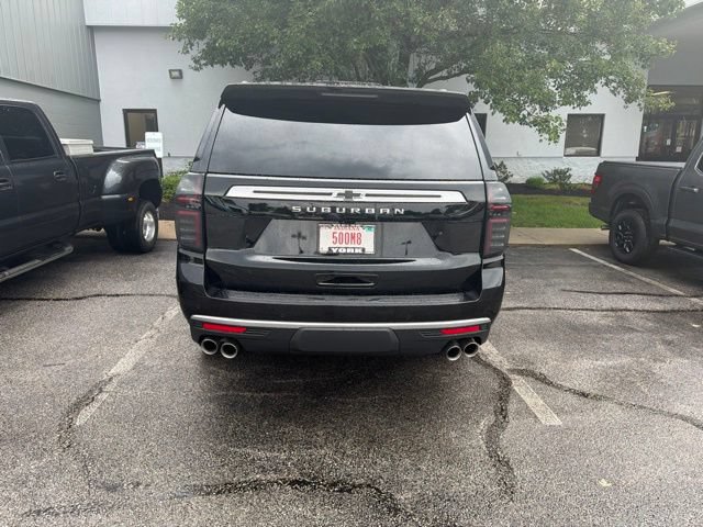 Used 2024 Chevrolet Suburban High Country w/ Advanced Technology Package AWD/4WD image 3