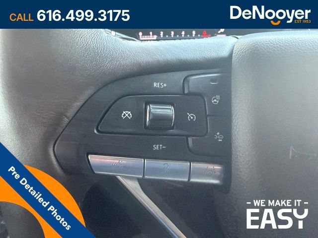 Used 2023 Cadillac Escalade Premium Luxury w/ LPO, Radiant Package AWD/4WD image 17