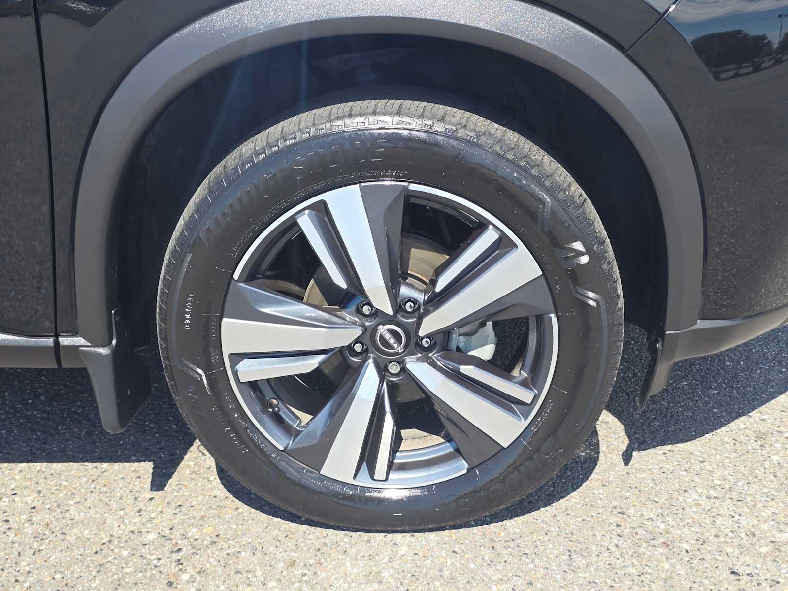 Used 2023 Nissan Rogue SL AWD/4WD image 9