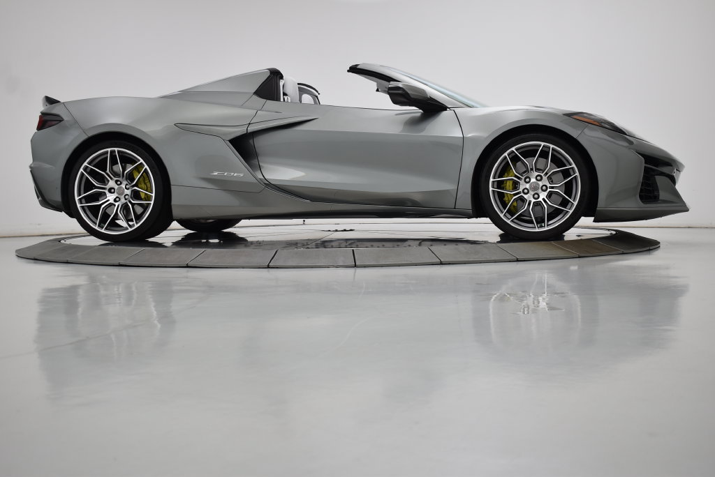 Used 2024 Chevrolet Corvette Z06 RWD image 38