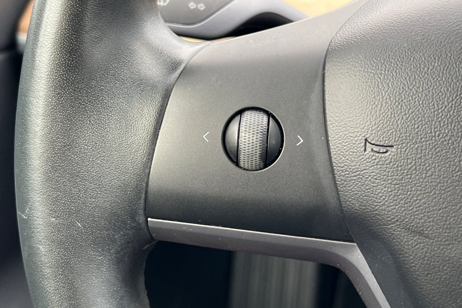 Used 2019 Tesla Model 3 Standard Range image 30