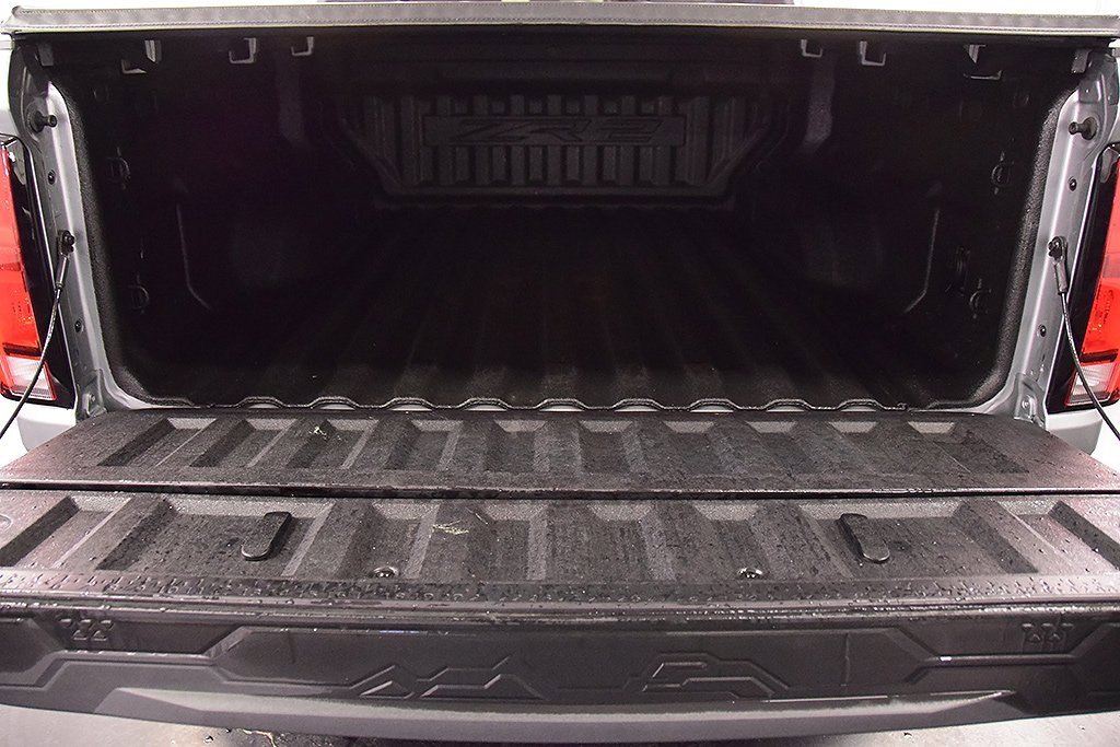 Used 2024 Chevrolet Colorado ZR2 w/ ZR2 Convenience Package III image 7