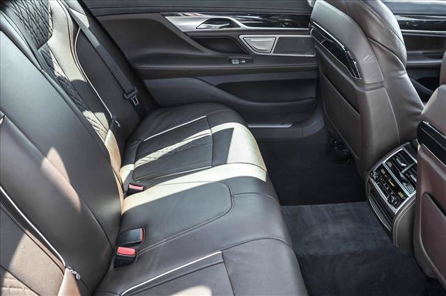 Used 2017 BMW 750i xDrive AWD/4WD image 25