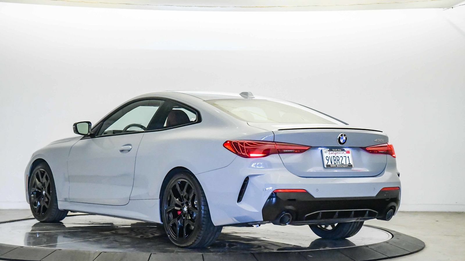Used 2026 BMW 430i Coupe w/ M Sport Package RWD image 2