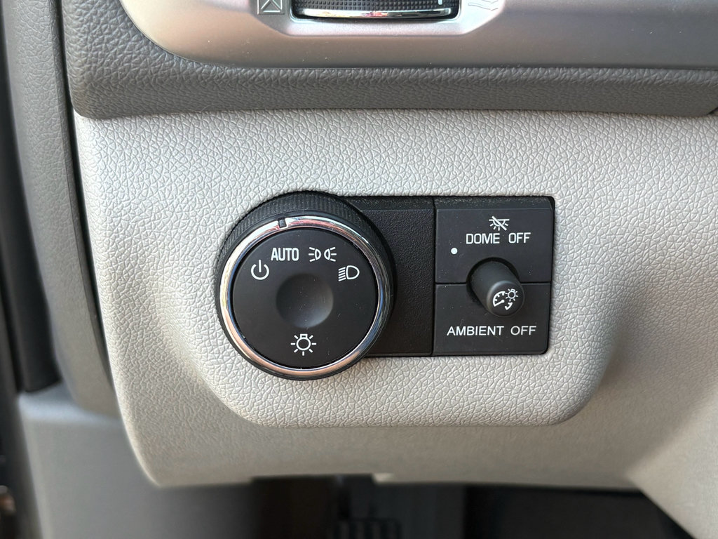 Used 2015 GMC Acadia SLE FWD image 11