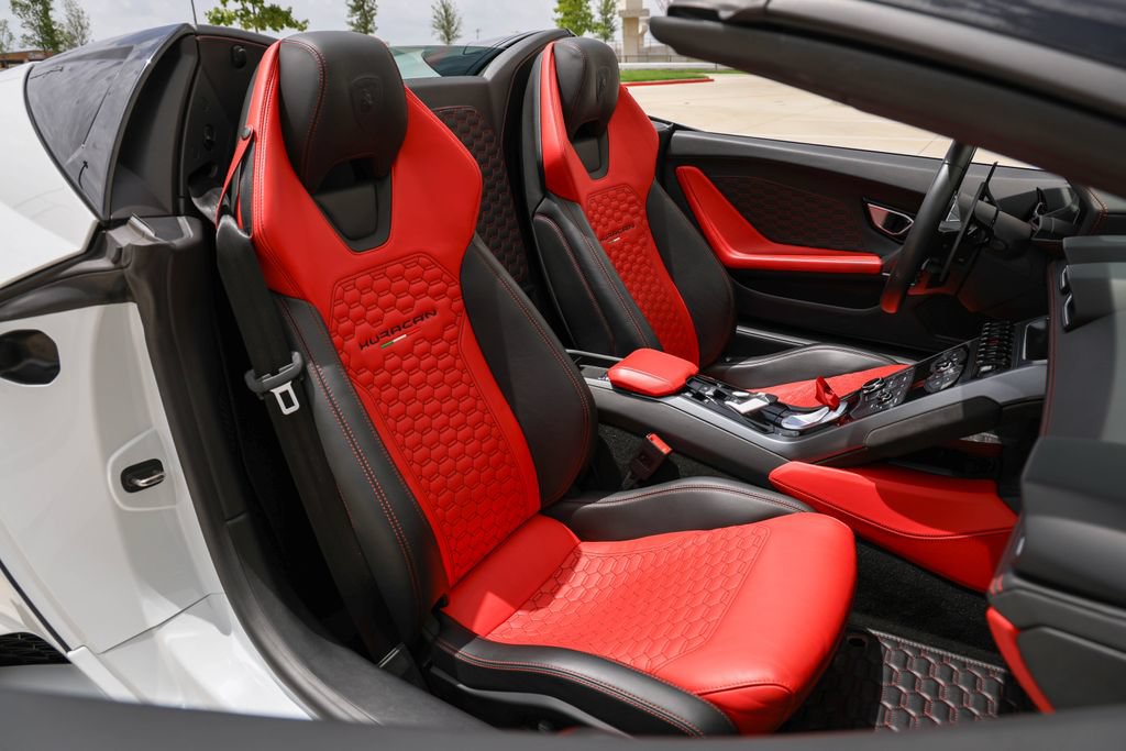 Used 2019 Lamborghini Huracan LP 580-2 RWD image 28