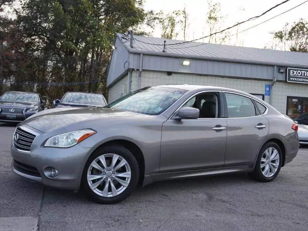 Used 2011 INFINITI M37 w/ Premium Pkg RWD image 4
